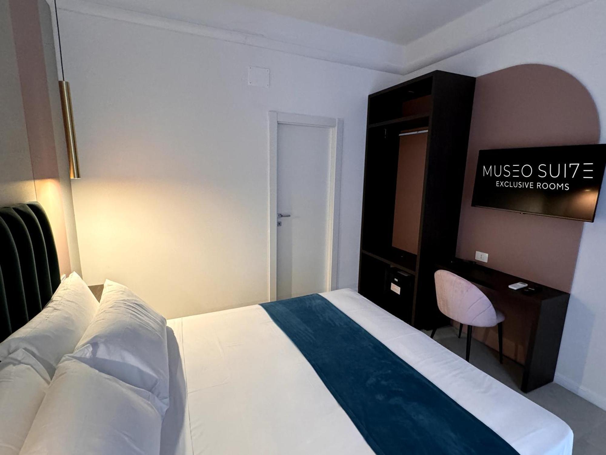 Hotiday Room Collection - Napoli Museo Suite Ngoại thất bức ảnh