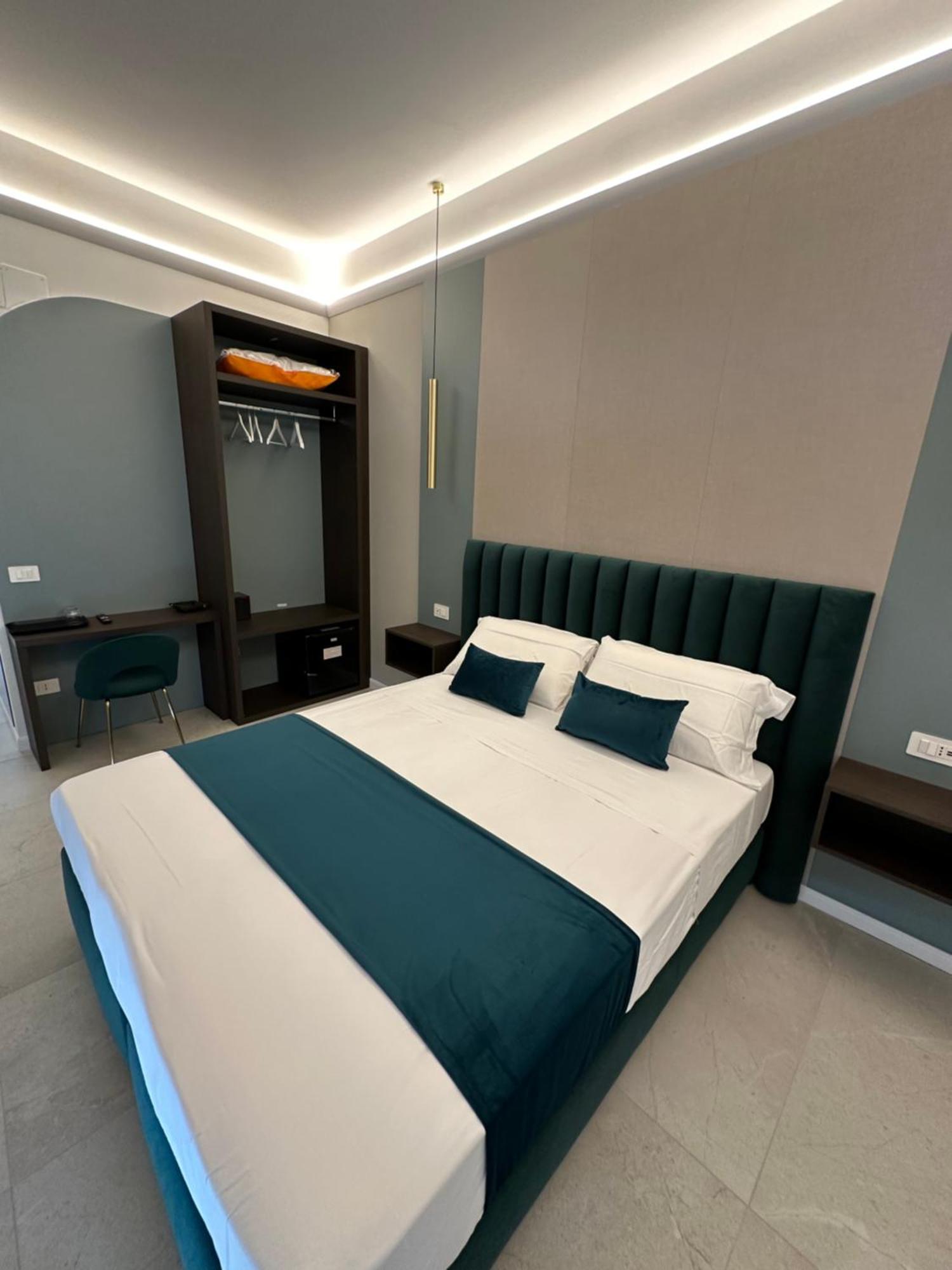 Hotiday Room Collection - Napoli Museo Suite Ngoại thất bức ảnh