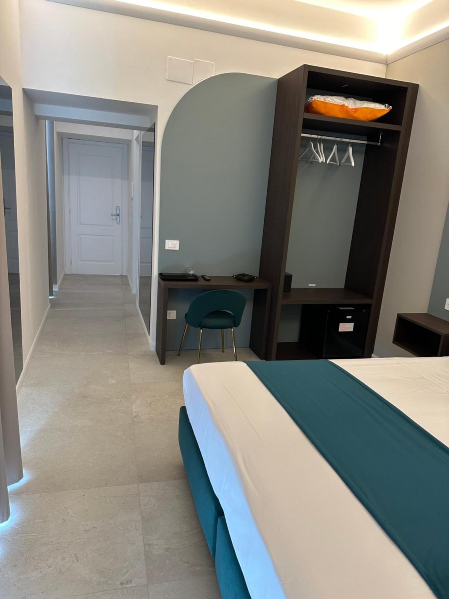 Hotiday Room Collection - Napoli Museo Suite Ngoại thất bức ảnh