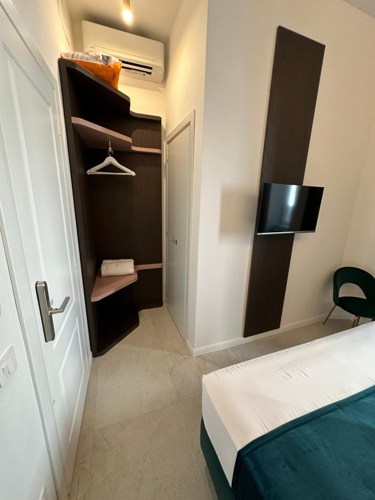 Hotiday Room Collection - Napoli Museo Suite Ngoại thất bức ảnh